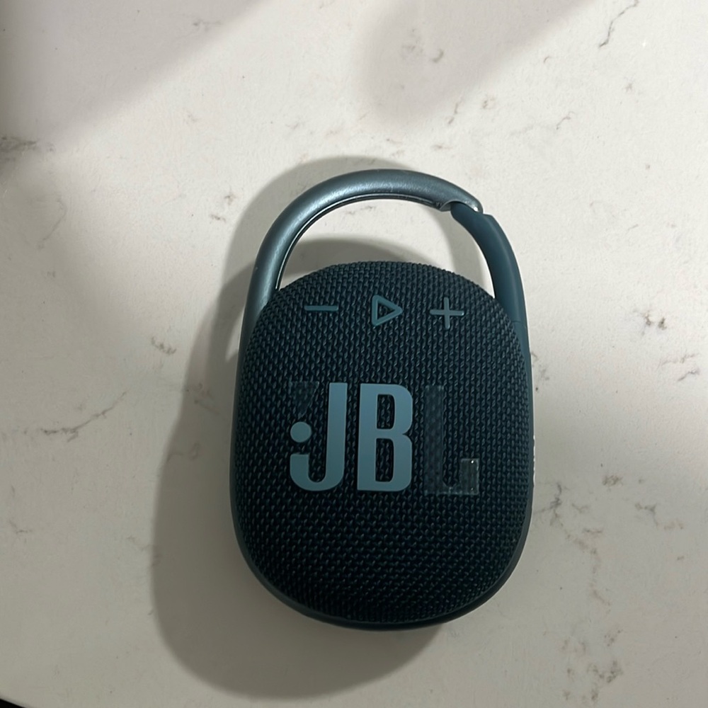 JBL clip 4 speaker